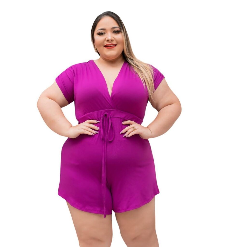 Macaquinho Plus Size Decote em V com Bolso