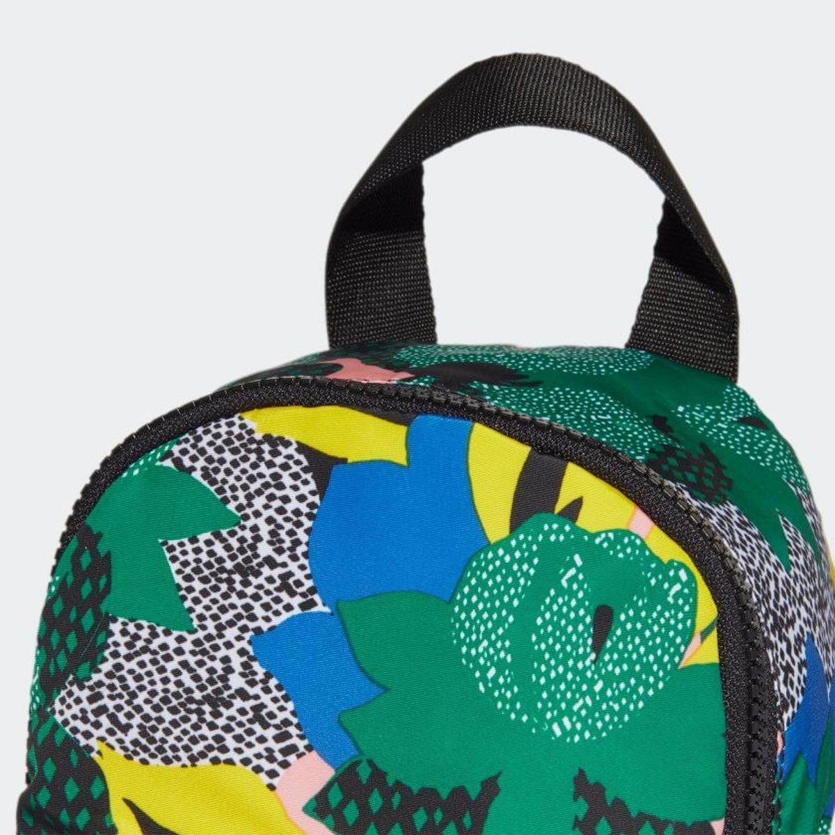 mini mochila adidas estampada