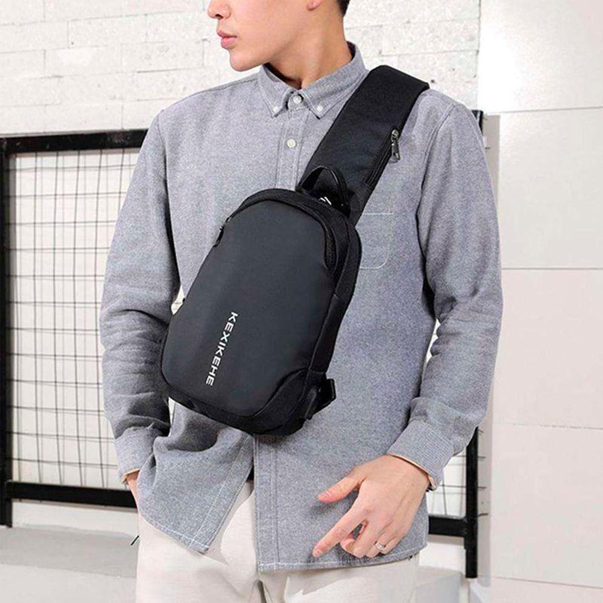 Mochila Cross Body USB Tablet Notebook - - Preto | Netshoes