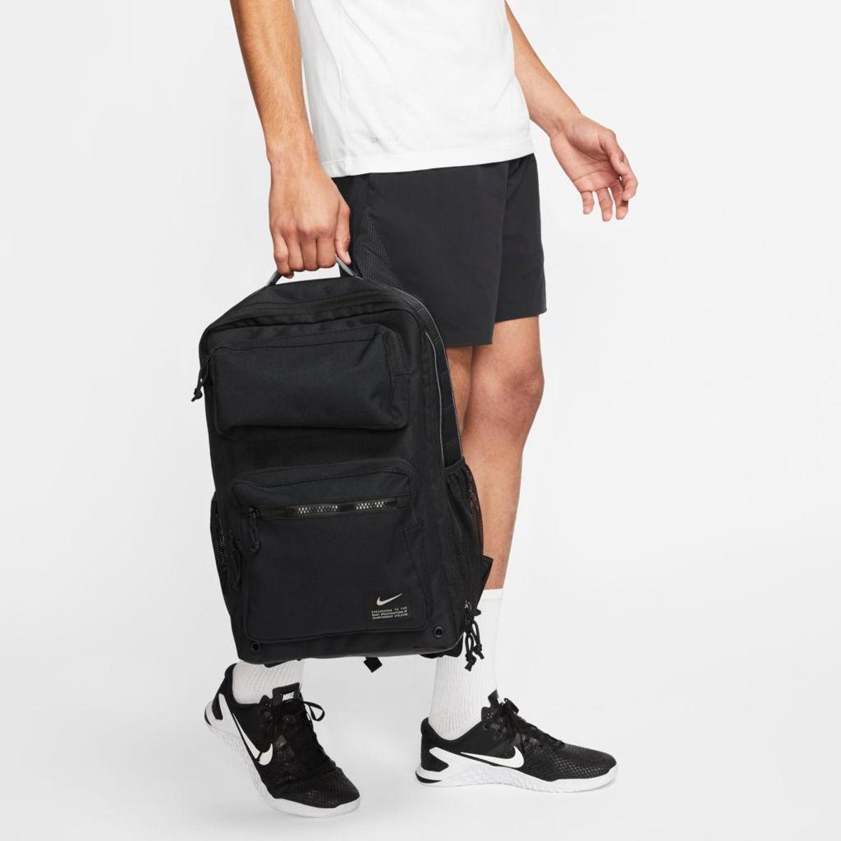 Mochila Nike Utility Speed Unissex Menor preço em Mochila Nike Utility Speed Unissex