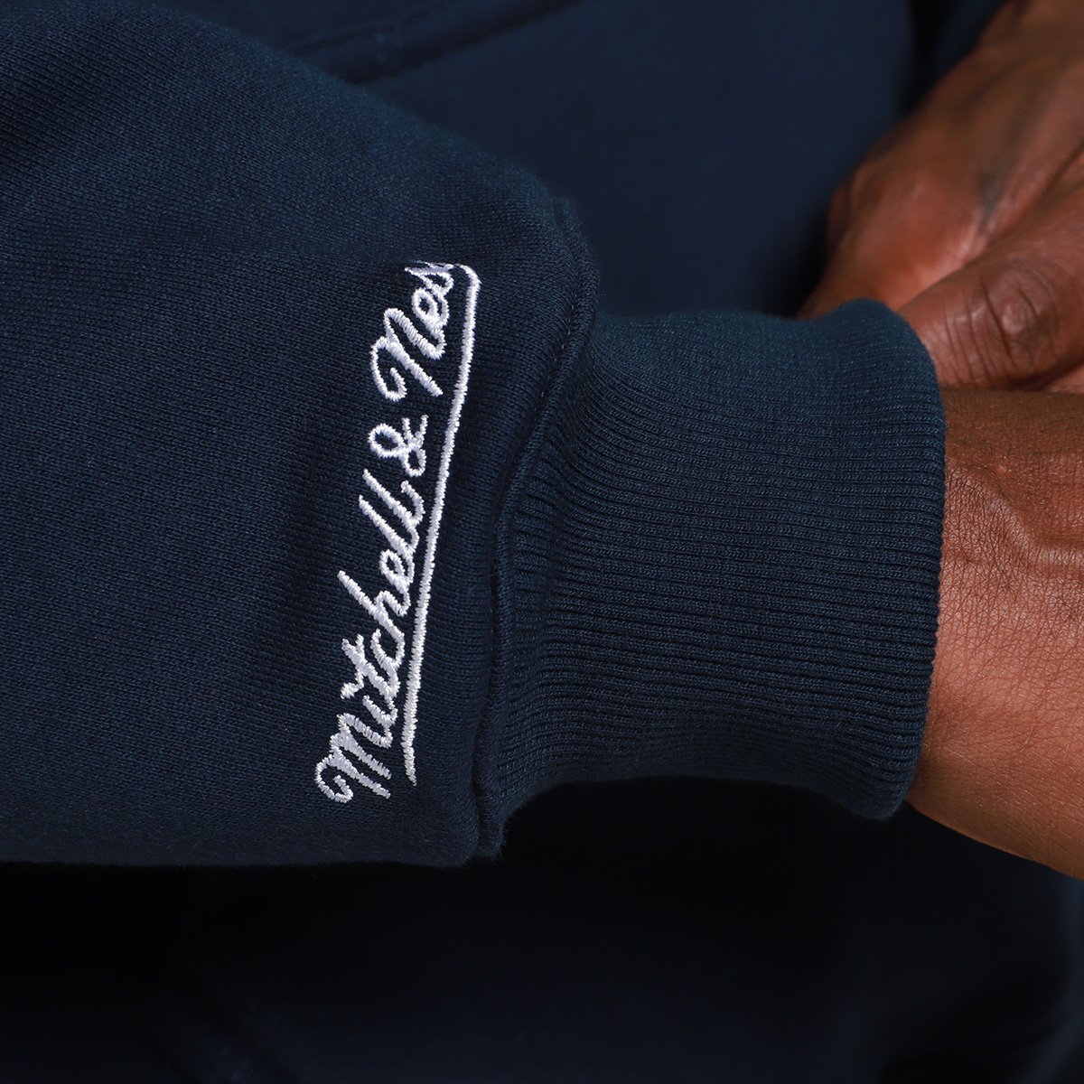 Moletom NBA Cleveland Cavaliers Mitchell & Ness Masculino - 4