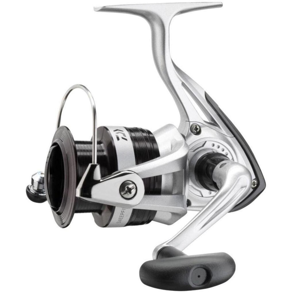 Molinete Daiwa Sweepfire E 2500C Drag 4 kg
