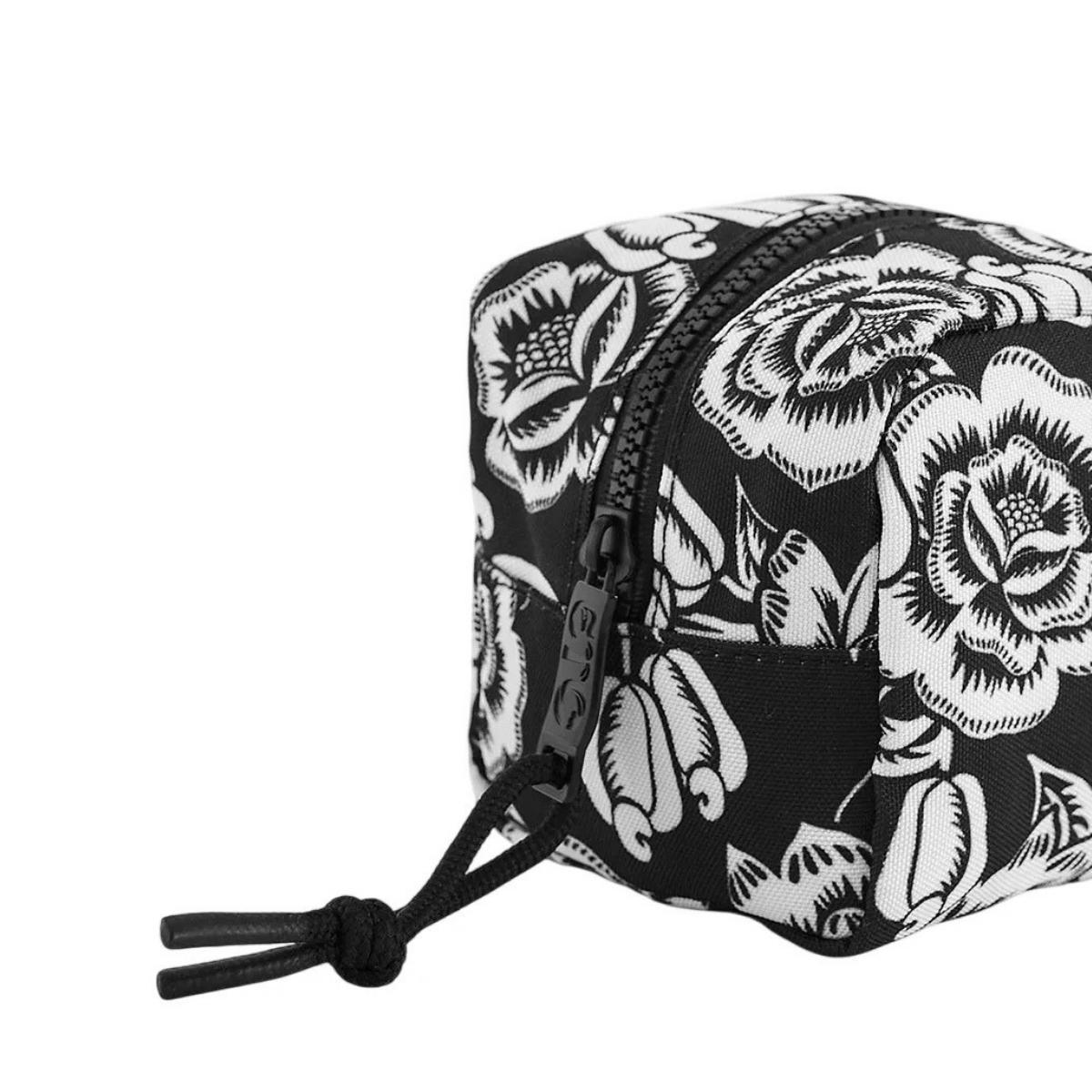 Necessaire Farm Etc Caçula Floral Caju - Estampado | Netshoes