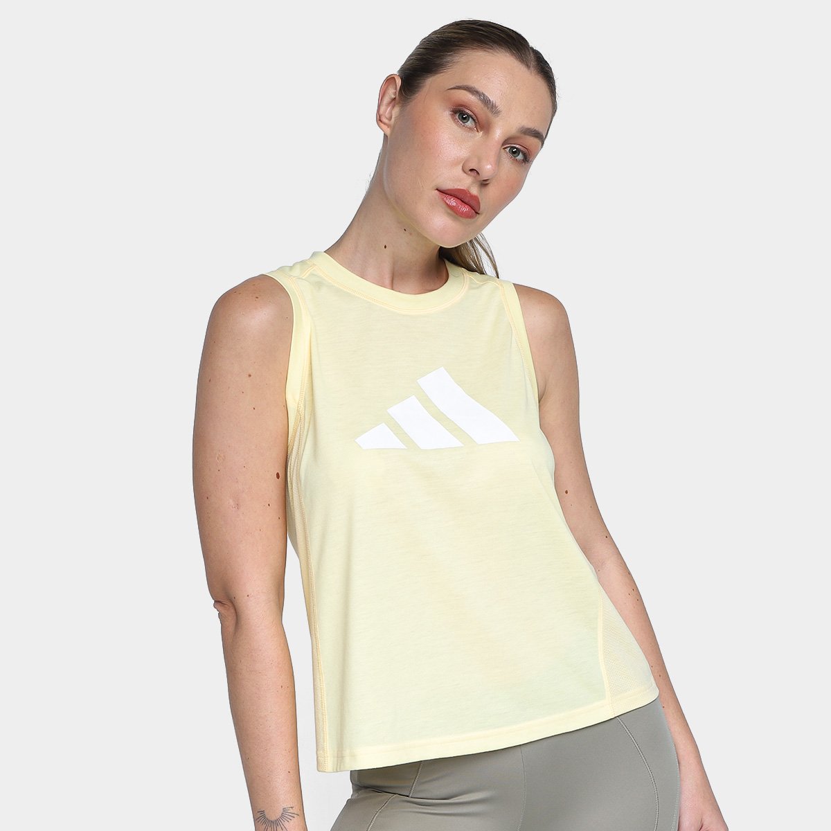 Regata Adidas Essentials Big Performance Feminina Menor preço em Regata Adidas Essentials Big Performance Feminina
