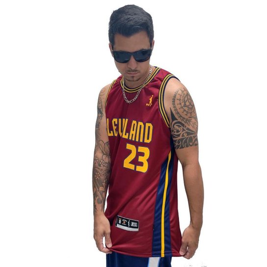 Regata Basquete M10 Cleveland 23 - Vinho Menor preço em Regata Basquete M10 Cleveland 23 - Vinho