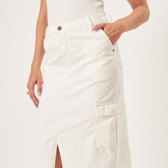 Saia Longa Jeans Color Fenda Frontal Bolsos Cargo Branco Cru
