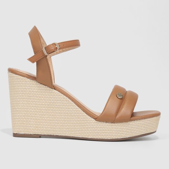 Sandália Anabela Via Uno Salto Alto Feminina - Caramelo Menor preço em Sandália Anabela Via Uno Salto Alto Feminina - Caramelo