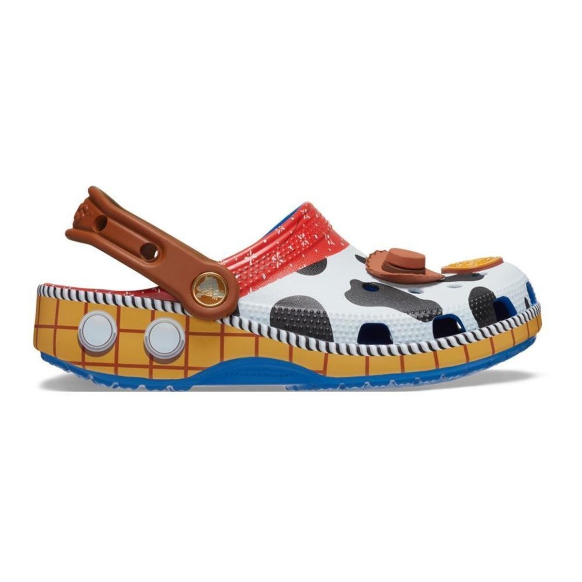 Sandália crocs classic toy story woody clog juvenil blue jean Menor preço em Sandália crocs classic toy story woody clog juvenil blue jean