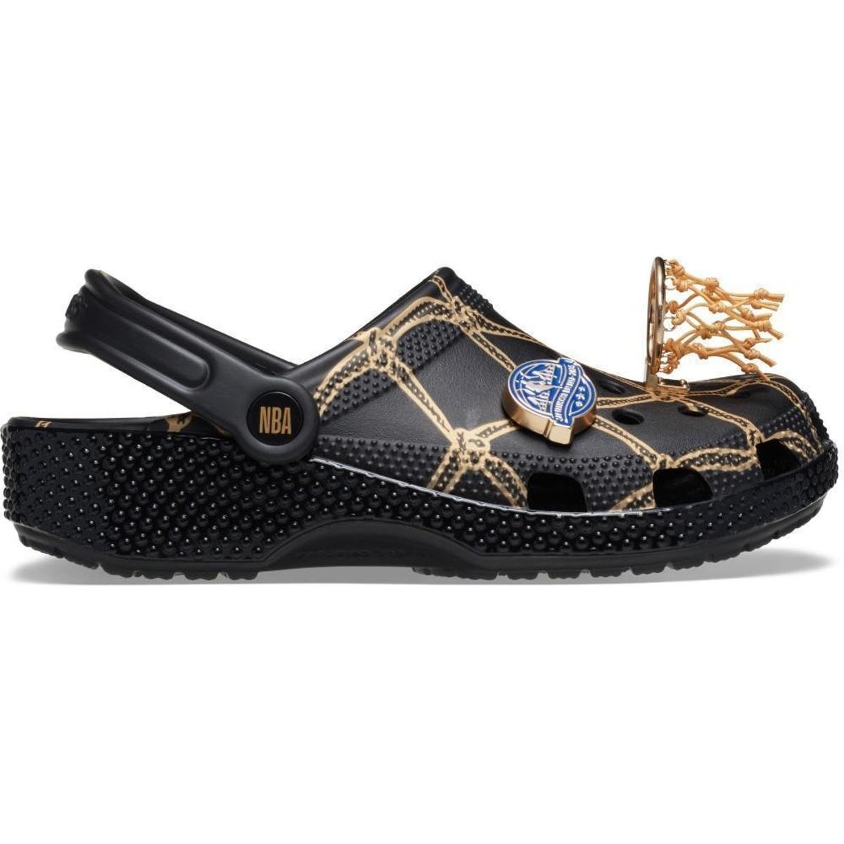 Sandália Crocs NBA Game Classic Clog Multi Menor preço em Sandália Crocs NBA Game Classic Clog Multi