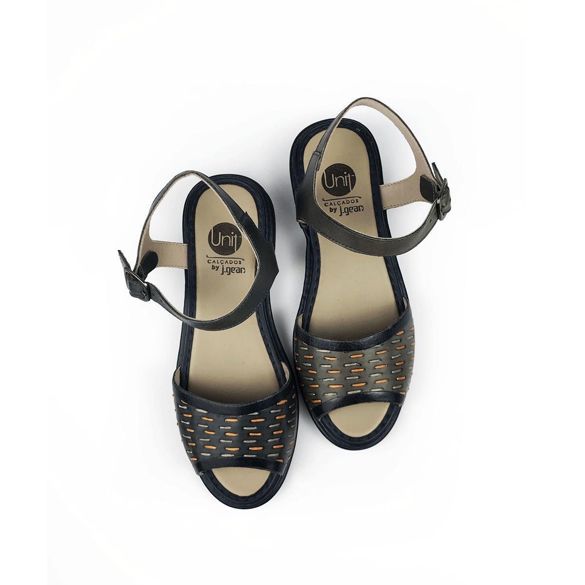 Sandália Feminina em Couro Azul Marinho Salto Baixo Azul