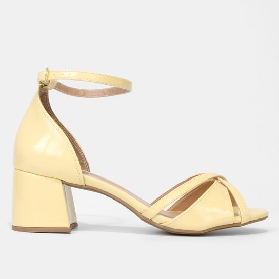 Sandália Griffe Salto Grosso Tira X Feminina - Amarelo Menor preço em Sandália Griffe Salto Grosso Tira X Feminina - Amarelo