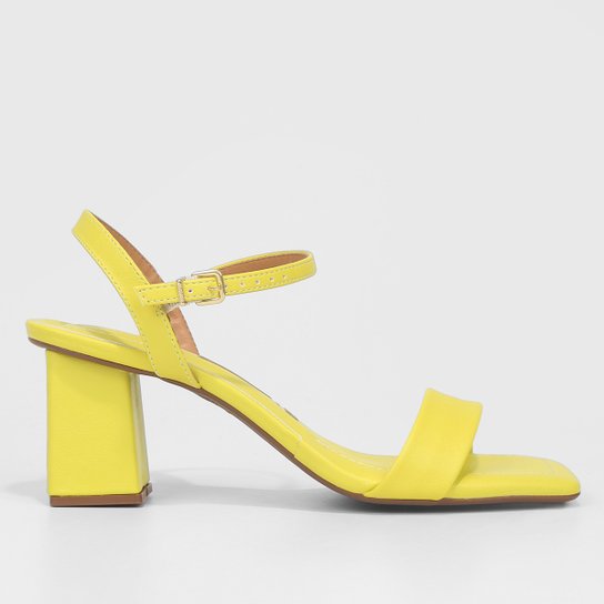Sandália Vizzano Salto Bloco Médio Feminina - Amarelo+Marrom é ruim? Sandália Vizzano Salto Bloco Médio Feminina - Amarelo+Marrom é boa?