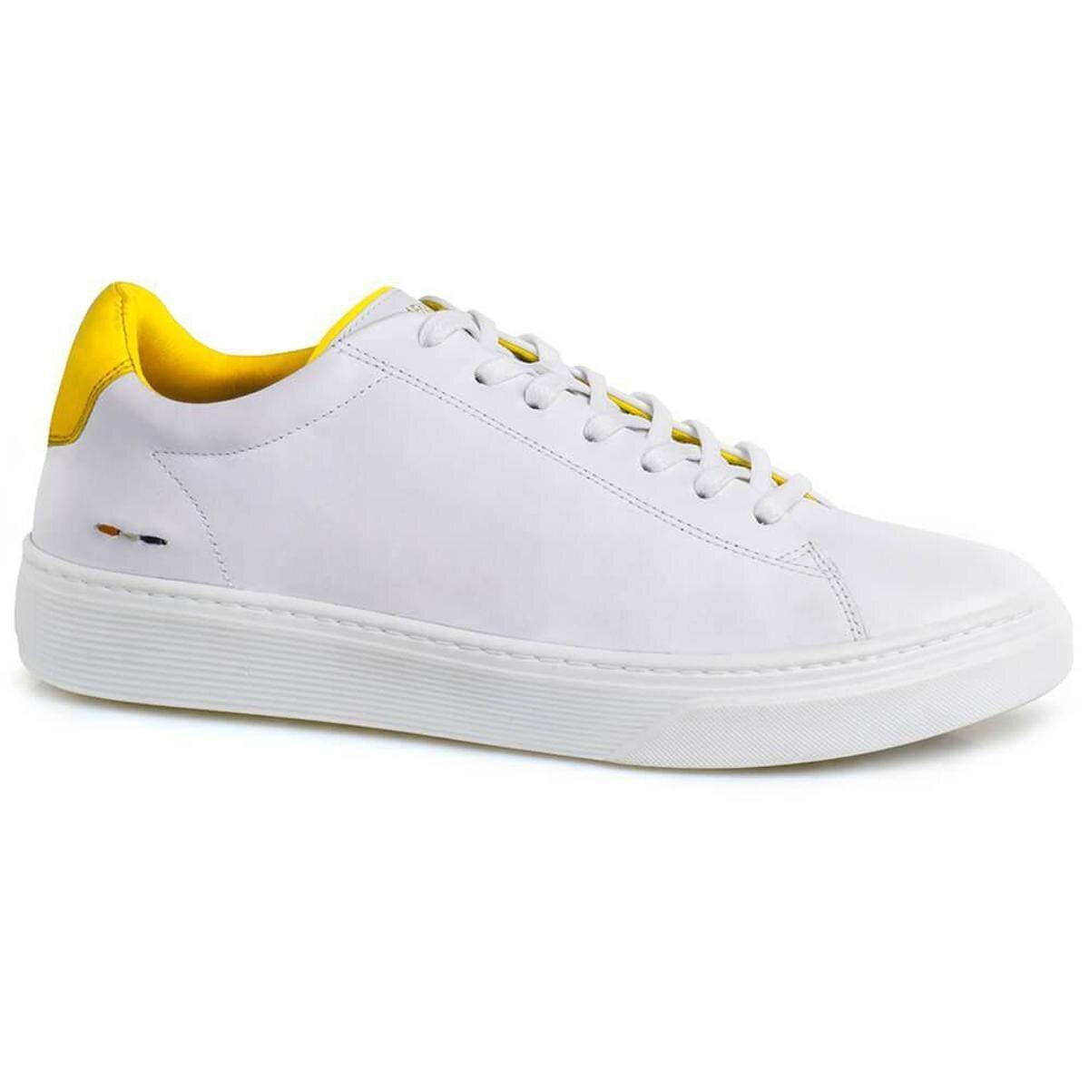 sapatenis amarelo