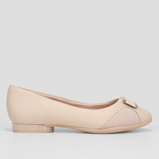 Sapatilha Comforteflex Aplique Feminino - Areia Menor preço em Sapatilha Comforteflex Aplique Feminino - Areia