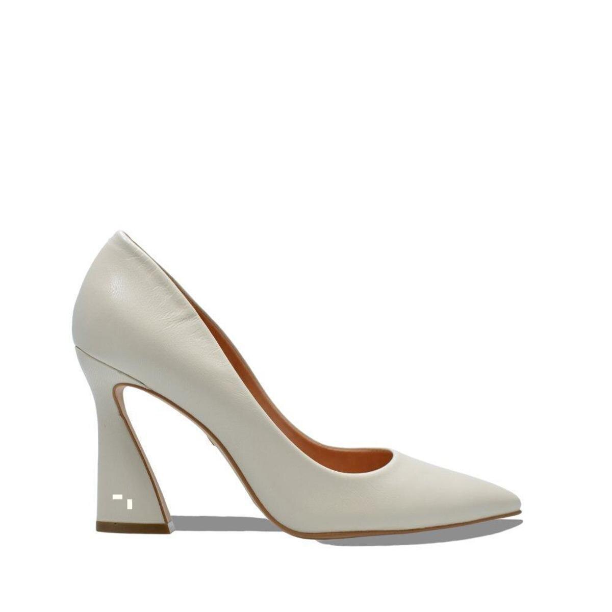 Sapato Carrano Scarpin com salto taça e bico fino - Creme | Netshoes