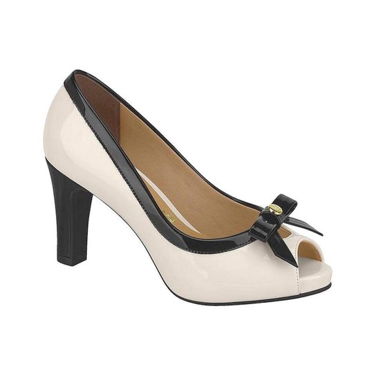 Sapato Feminino Vizzano Peeptoe Verniz Salto Médio 1840112 - Bege é ruim? Sapato Feminino Vizzano Peeptoe Verniz Salto Médio 1840112 - Bege é boa?
