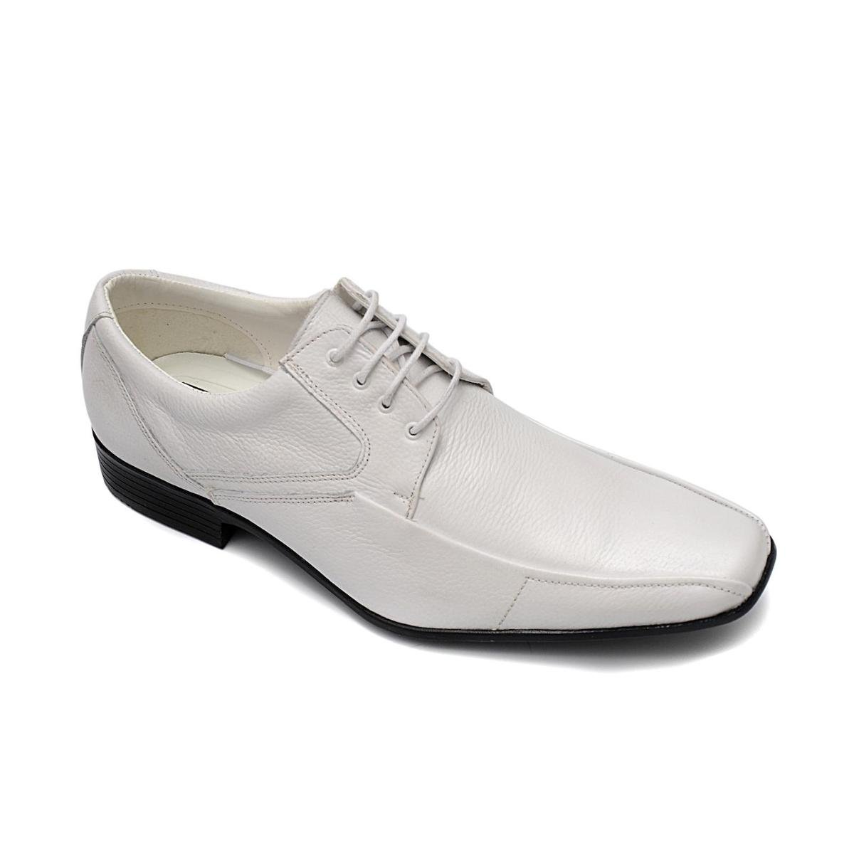 sapato de couro costurado