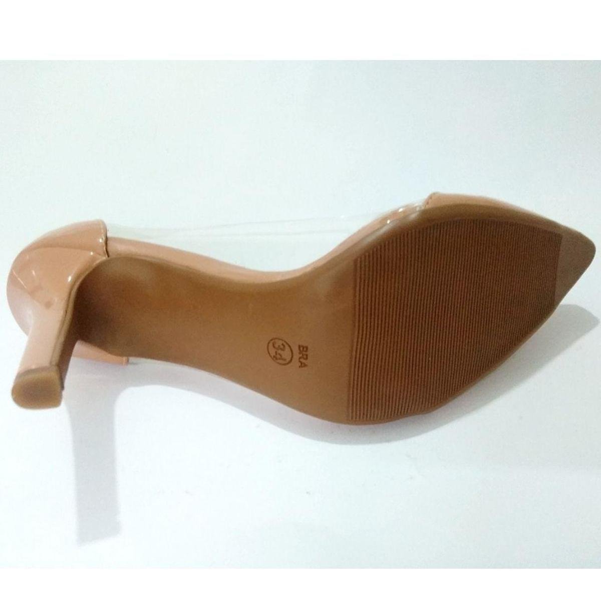scarpin nude com transparência