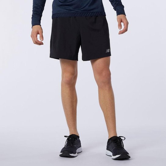 Short 5IN New Balance Accelerate Masculino - Preto Menor preço em Short 5IN New Balance Accelerate Masculino - Preto