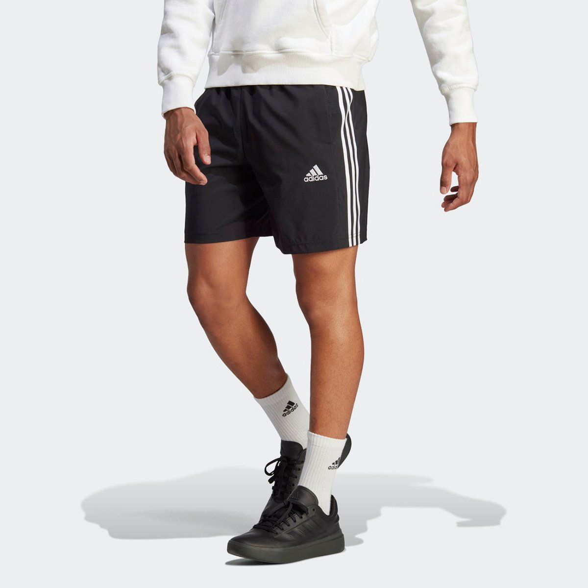 Short Adidas Chelsea 3 Listras Masculino Menor preço em Short Adidas Chelsea 3 Listras Masculino