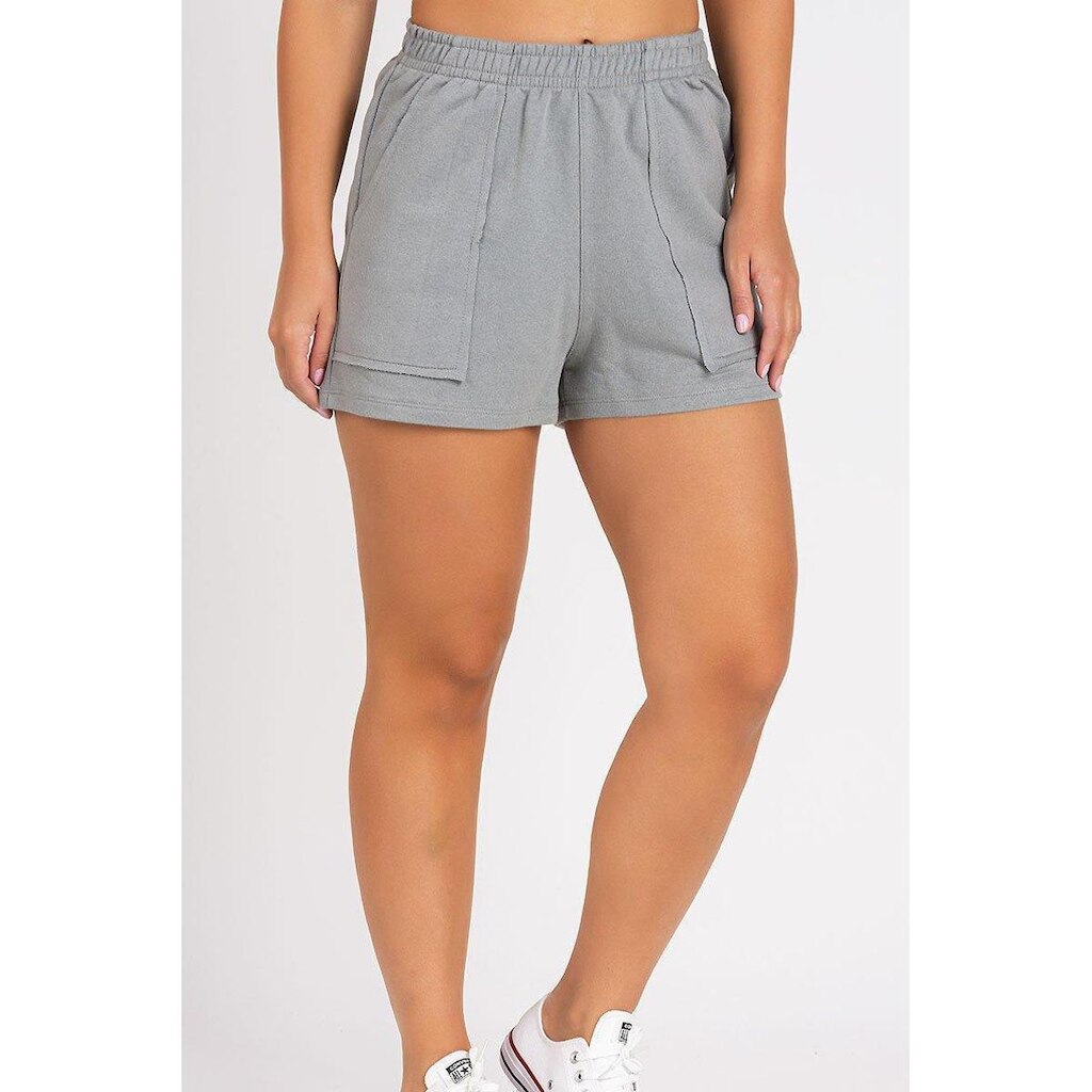 Short Moletom Bolso a Fio Chumbo