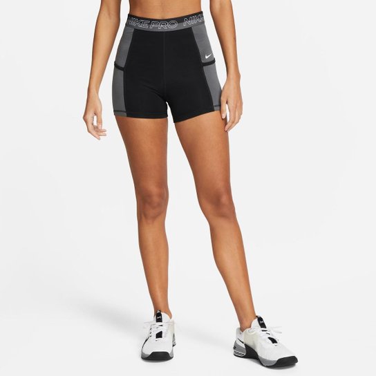 Shorts Nike Pro Dri-FT Feminino - Preto+Branco Menor preço em Shorts Nike Pro Dri-FT Feminino - Preto+Branco