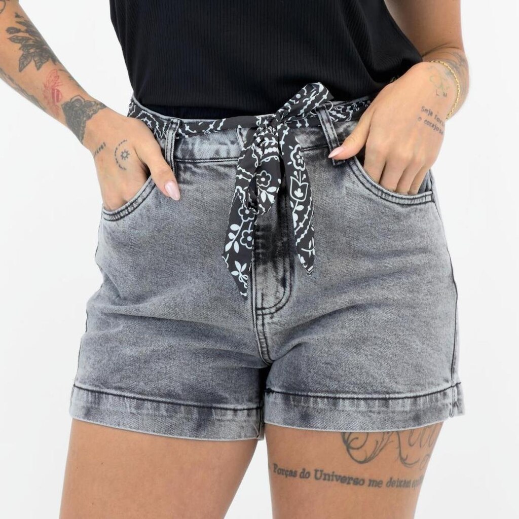 Shorts Young Style Jeans Curto Estonado com Lenço Feminino