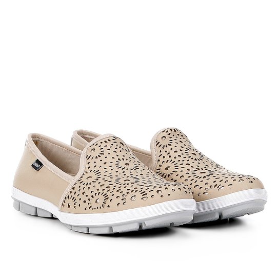 Slip On Kolosh Perfuros Feminino - Bege Menor preço em Slip On Kolosh Perfuros Feminino - Bege
