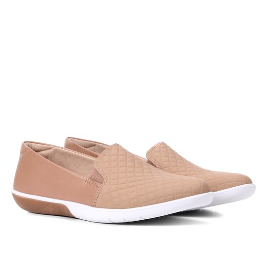 Slip On Moleca Matelassê Feminino - Nude Menor preço em Slip On Moleca Matelassê Feminino - Nude