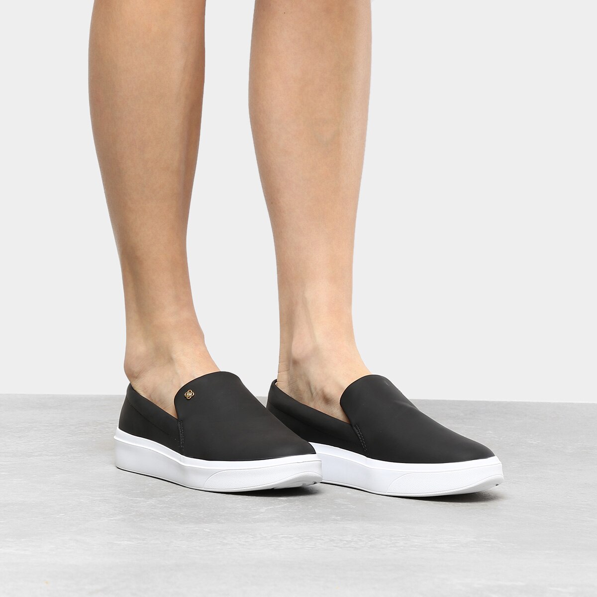 slip on petite jolie preto