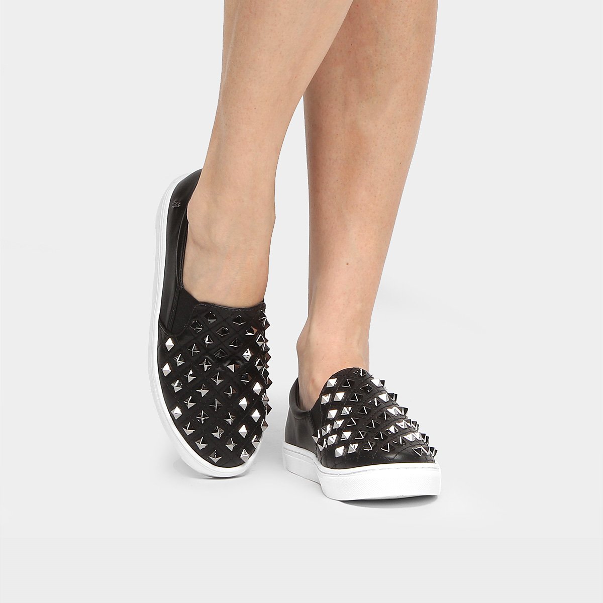 Slip On Santa Lolla Tachas - Preto | Netshoes
