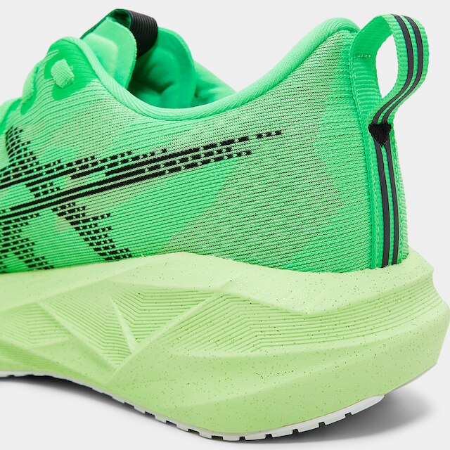 Tênis Asics Novablast 5  Feminino