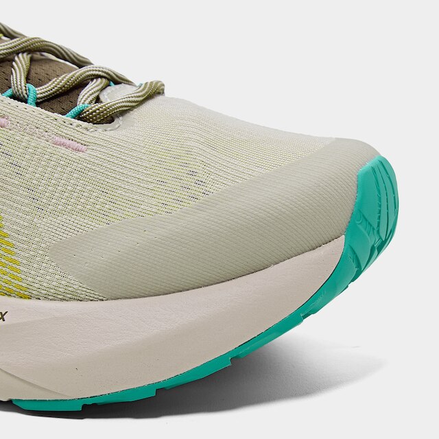 Tênis Asics Novablast 5 TR Feminino