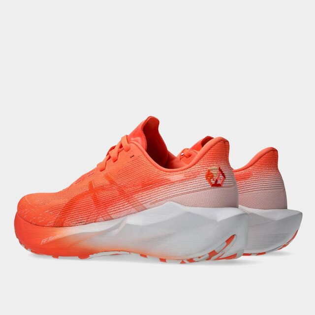 Tênis Asics Novablast Feminino