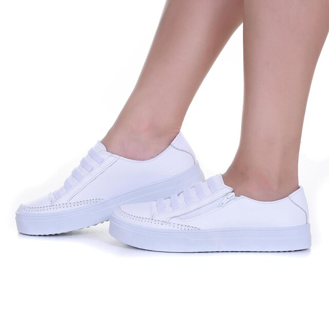 Tênis Feminino branco de couro Ajuste Elástico e zíper - Izabela Araújo