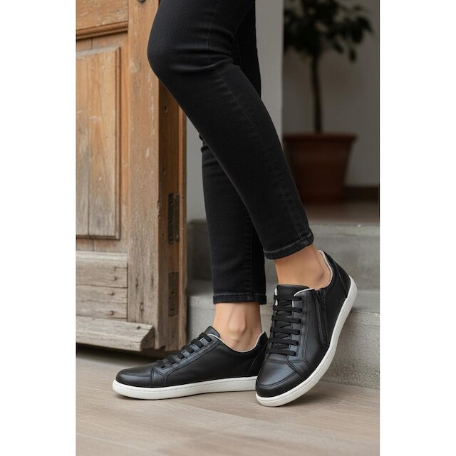 Tênis feminino em couro com elástico e zíper 0203