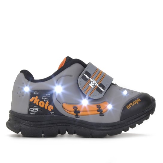 Tênis Infantil Ortopé Skate Com Led Masculino - Cinza Menor preço em Tênis Infantil Ortopé Skate Com Led Masculino - Cinza