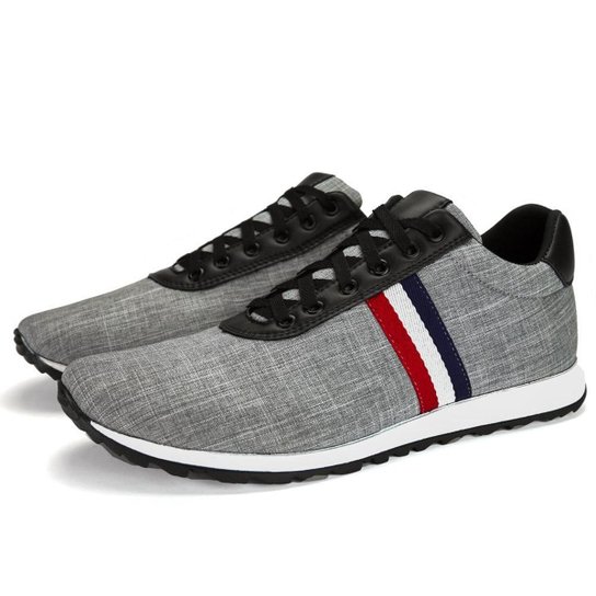 Tênis Jogging Com Listras Laterais Casual em Lona SF Outlet - Cinza Menor preço em Tênis Jogging Com Listras Laterais Casual em Lona SF Outlet - Cinza