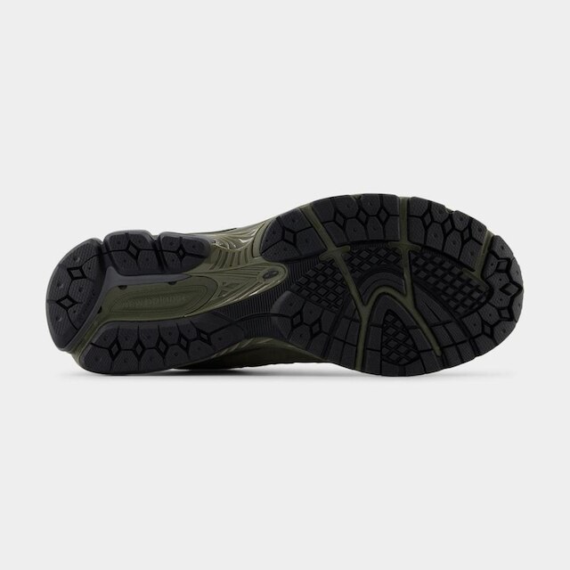 Tênis New Balance 2002R