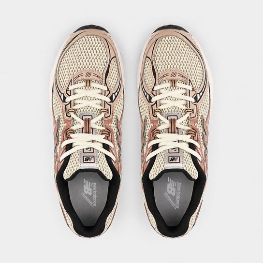 Tênis New Balance 740