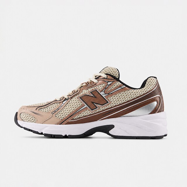 Tênis New Balance 740