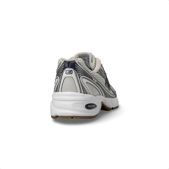 Tênis New Balance 740