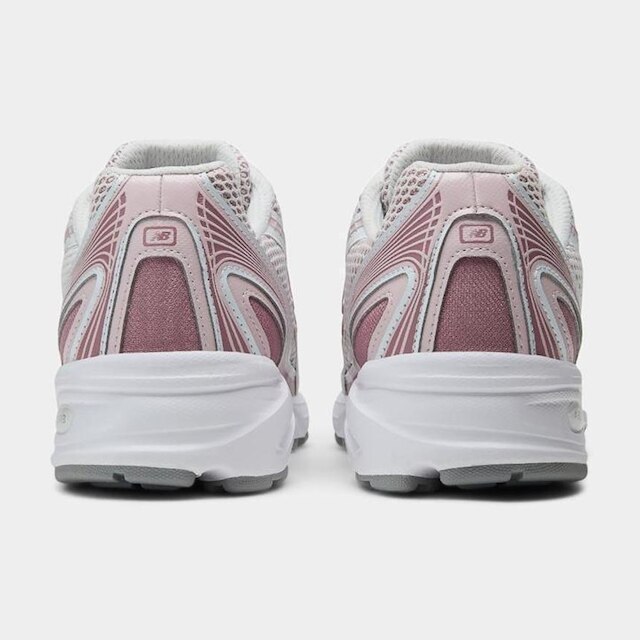 Tênis New Balance 740