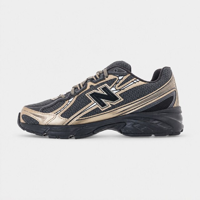Tênis New Balance 740