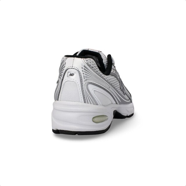 Tênis New Balance 740