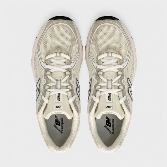 Tênis New Balance 740