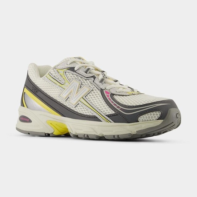 Tênis New Balance 740