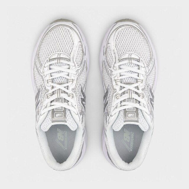Tênis New Balance 740