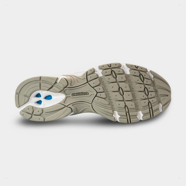Tênis New Balance 740