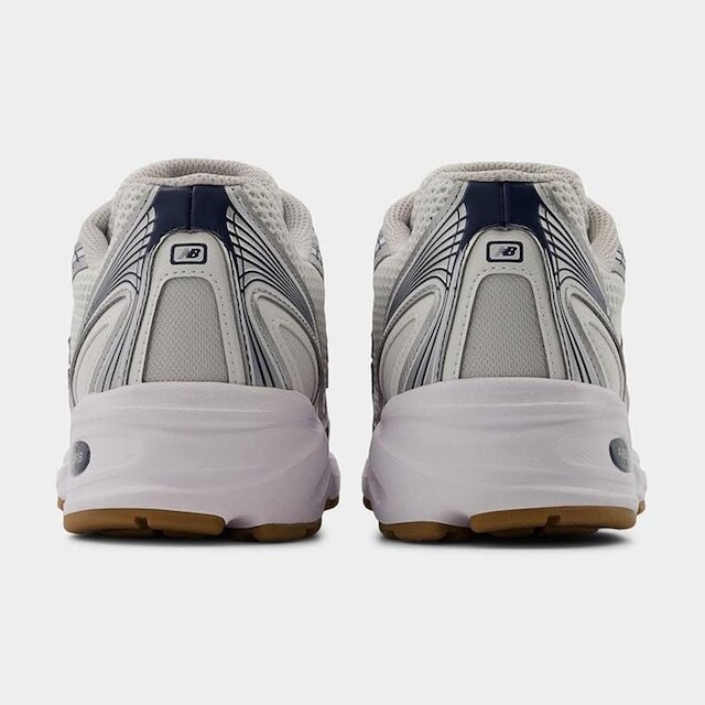 Tênis New Balance 740